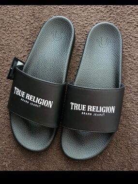 NWT $64 True Religion slides sz 12